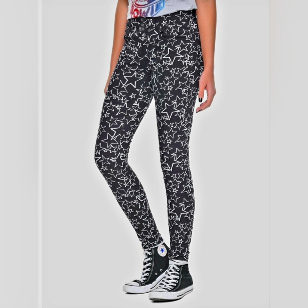 Hot Topic. Blackheart super skinny stretch denim jeans, Black, size: 7.